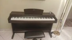 Ηλεκτρικό όρθιο πιάνο Yamaha Arius