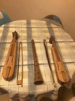 Παραδοσιακα μουσικα οργανα Αντικες. Αξιας 650.Τιμη ευκαιριας Πακετο 220