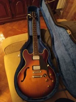 ΗΛΕΚΤΡΙΚΗ ΚΙΘΑΡΑ