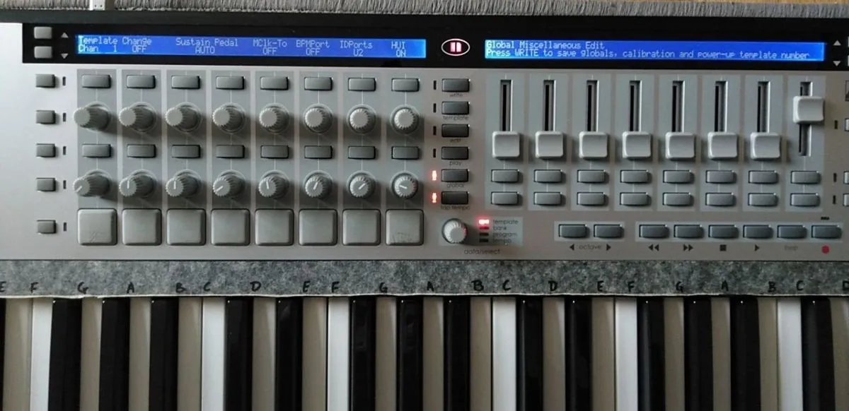 Novation Remote 61SL USB/MIDI Controller - Image 3