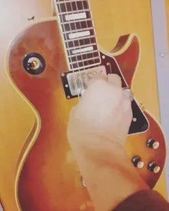Πωλείται η ηλεκτρική κιθάρα αυτή Gibson Les Paul Model 1974 !