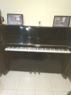 πιάνο Suita Kazan (3 πεντάλ)