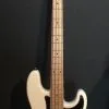 Μεταχειρισμένο μπασο Fender σε άριστη κατάσταση