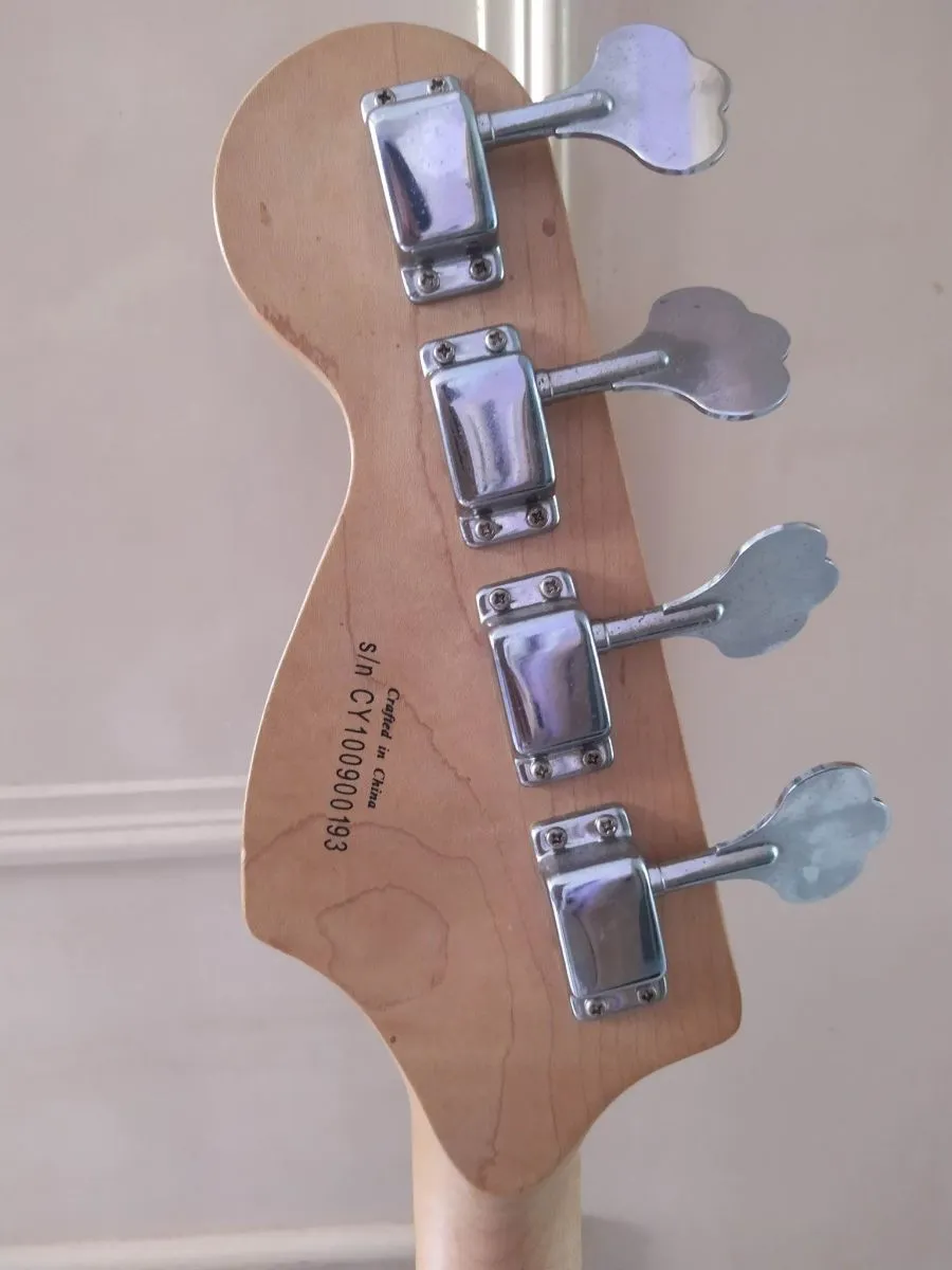 Ηλεκτρικό Μπάσο Fender Squier + Ενισχυτής Line 6 - Image 7
