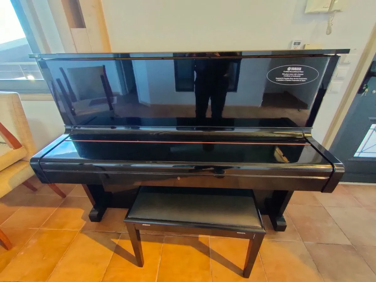 Πιάνο Yamaha U1F