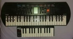 Πωλείται αρμόνιο Casio Sa 77 μαζί με Akai Lpk 25