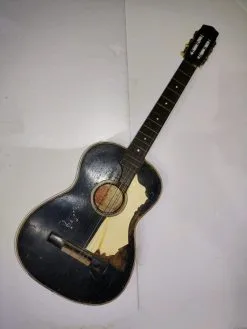 Παλιά ελληνική κιθάρα