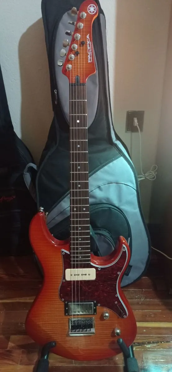 YAMAHA Pacifica 611 HFM LAB