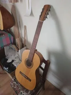Ισπανική χειροποίητη κιθάρα Φλαμένκο με νέες χορδές και πολύ καλά ξύλα. Ήχος καταπληκτικός (video)