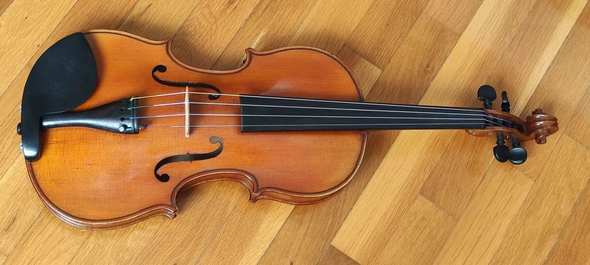 Βιολί 3/4 πωλείται μεταχειρισμένο σε άριστη κατάσταση