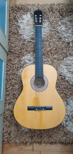 Lauren LA100C Classical Guitar