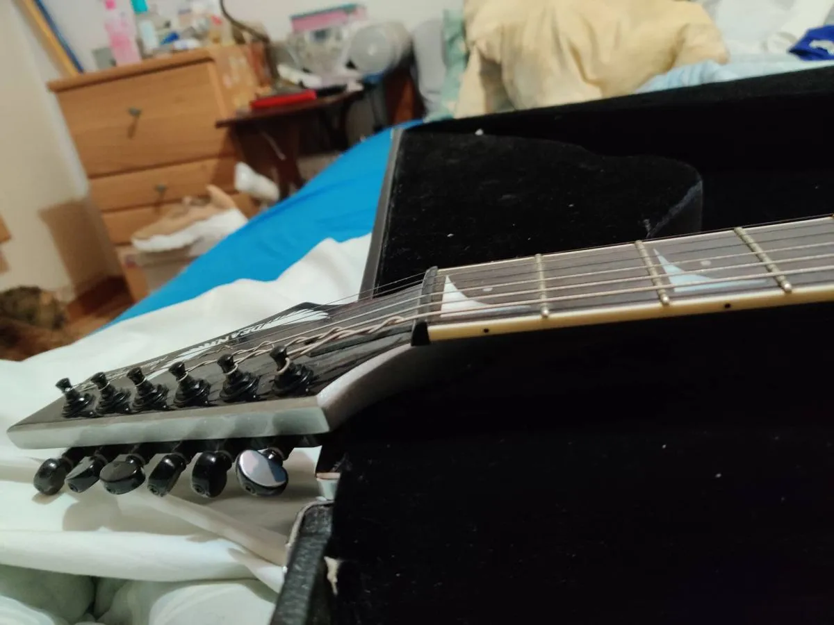 Dean Dave Mustaine VMNT Metallic Silver κιθαρα (with Hard Case) - Image 4