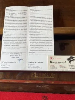 Πιάνο Petrof