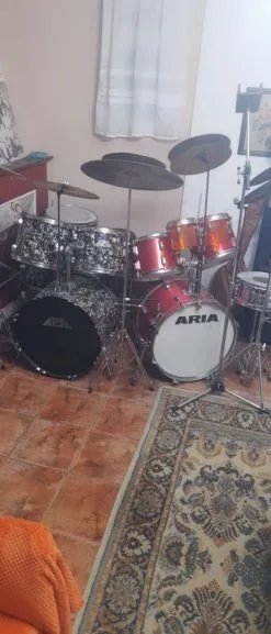Δυο σετ τυμπανα Drums της ARIA και πιατινια Paiste του 1970-Vintage