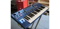 Synthesizer Novation Ultranova