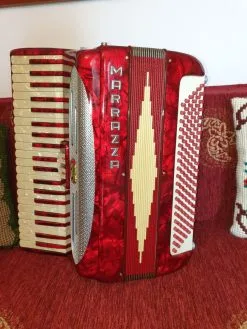 ΑΚΟΡΝΤΕΟΝ MARAZZA 120 MADE CANADA -ITALIAN !!