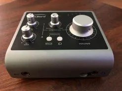 * κάρτα ήχου Audient Id4 * Studio Monitors αυτοενισχυομενα ηχεία M Audio Bx5 * Midi Controller Nectar Impact Lx25+