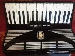 ΑΚΟΡΝΤΕΟΝ WELTMEISTER SEPERATO 80 BASSES!! ΣΑΝ ΚΑΙΝΟΥΡΓΙΟ!!