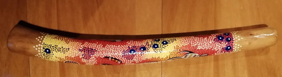 Didgeridoo (Αυστραλιανο μουσικο όργανο των αβορηγινων. )