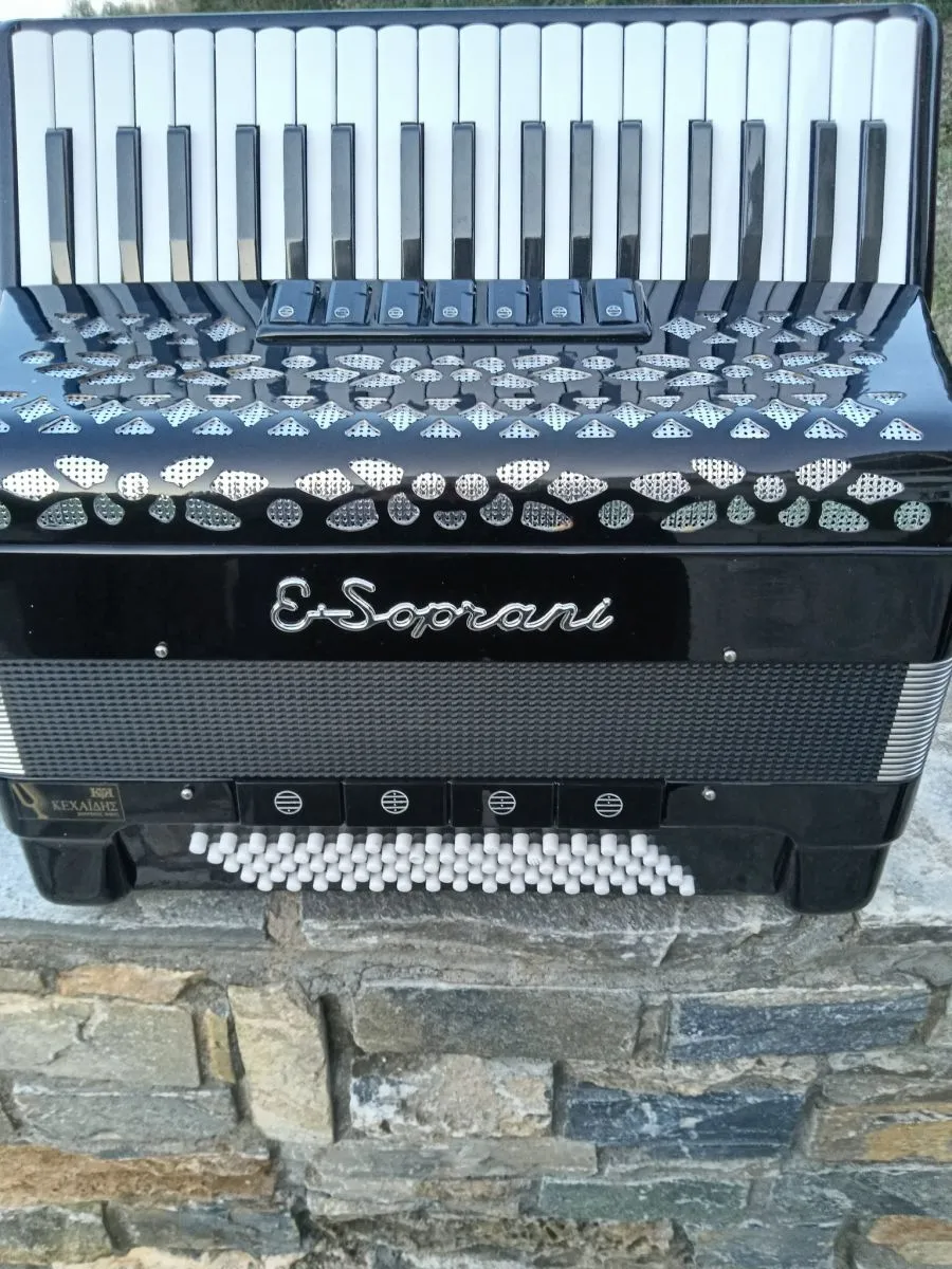 ΠΩΛΕΙΤΑΙ ΑΚΟΡΝΤΕΟΝ E Soprani - Image 3