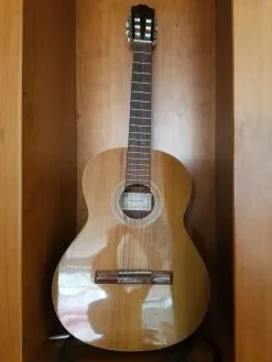 Κιθαρα κλασσικη Cuenco Mod. 10 Πληρος λειτουργικη με ηλεκτρονικο χρονομετρο κουρδιστηρι, θηκη και βιβλια εκμαθησης κλασσικης κιθαρας