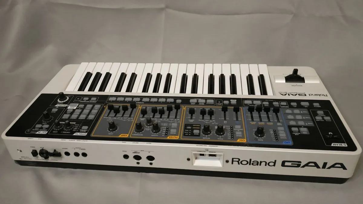 Roland Synthesizer Gaia SH-01 - Image 7