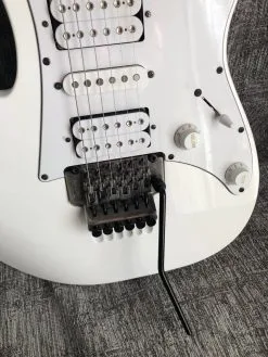 Πωληση ηλεκτρικης Ibanez JEMJR λογο μη χρησης