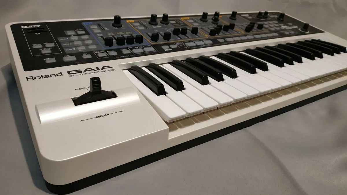 Roland Synthesizer Gaia SH-01 - Image 8