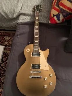 Gibson Les Paul Tribute Worn GoldTop