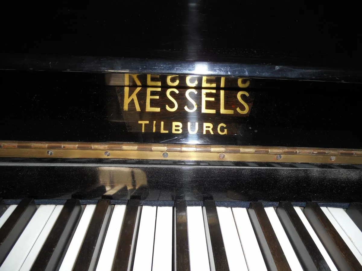 ΚΛΑΣΙΚΟ ΟΡΘΙΟ ΠΙΑΝΟ KESSELS TILBURG - Image 2
