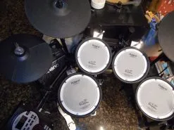 SET DIGITAL DRUM ROLAND TD - 11 + ROLAND PM - 100 AMPLIFIER