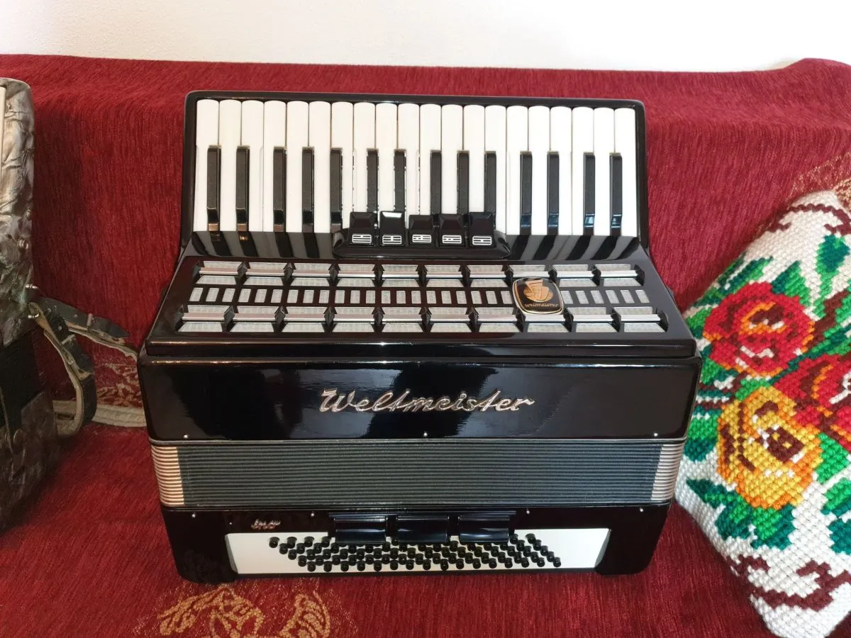 ΑΚΟΡΝΤΕΟΝ WELTMEISTER SERINO 80B!!