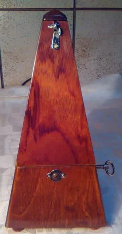 ΜΕΤΡΟΝΟΜΟΣ