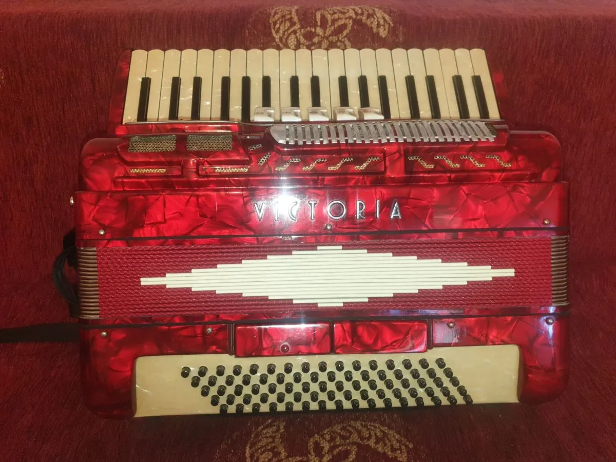 ΑΚΟΡΝΤΕΟΝ VICTORIA 80B!! ΣΑΝ ΚΑΙΝΟΥΡΓΙΟ!!