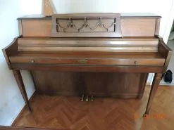 Πιάνο Wurlitzer Modell 2616