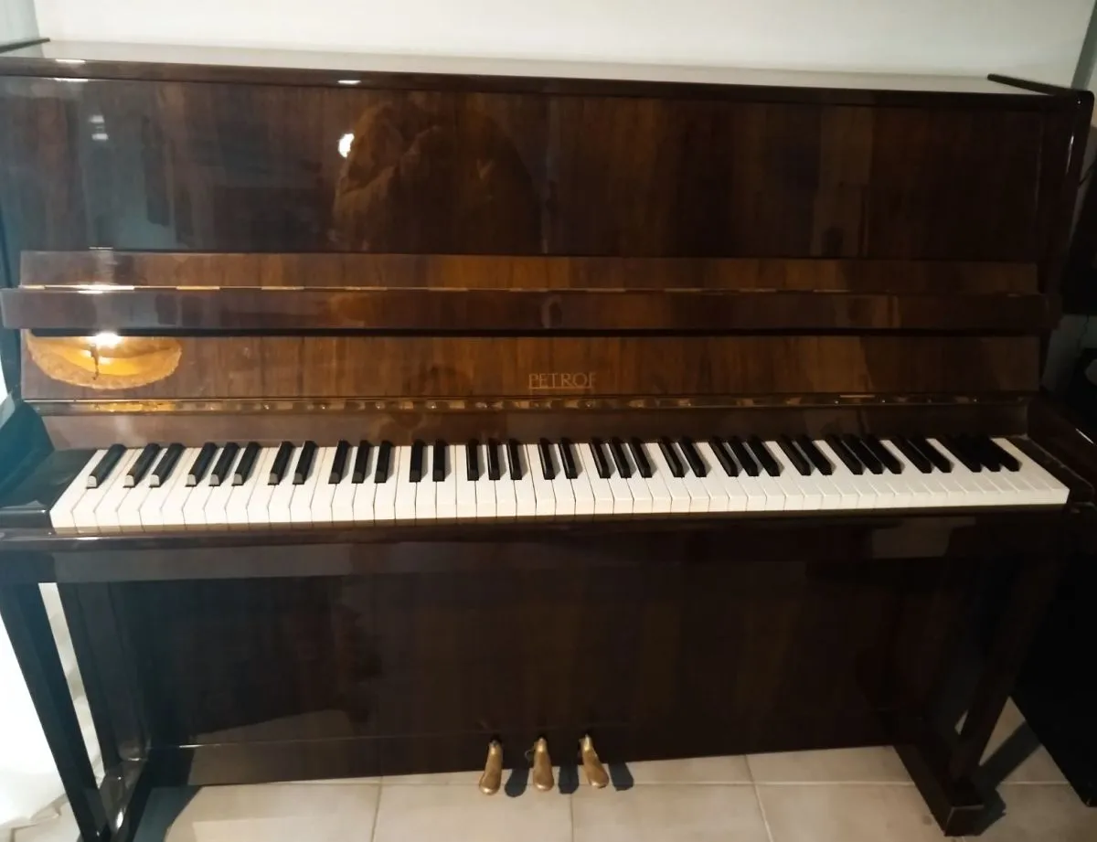 Πωλείται Μεταχειρισμένο Πιάνο Μάρκας Petrof σε εξαιρετική κατάσταση-Κατερινη