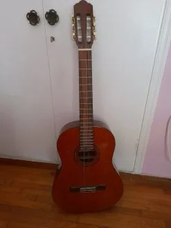 ΚΛΑΣΙΚΗ ΚΙΘΑΡΑ ΜΕ ΔΩΡΟ ΘΗΚΗ.