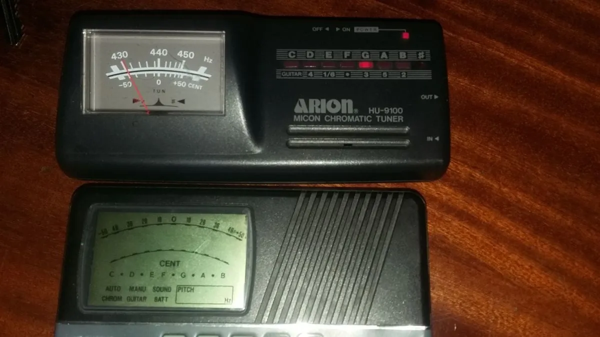 Μαζί 2 όργανα για κούρδισμα ενχόρδων. ARION NU 9100 MICON CHROMATIC TUNER ΜΕΤΡΗΤΕΣ