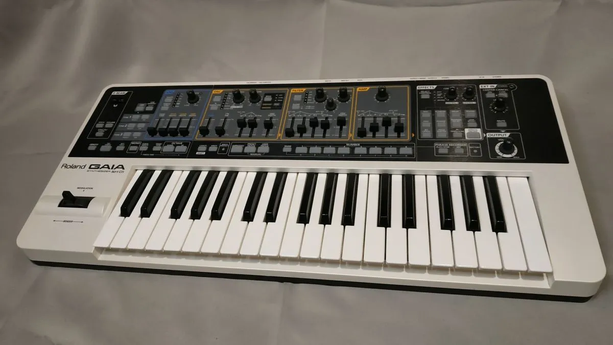 Roland Synthesizer Gaia SH-01 - Image 6