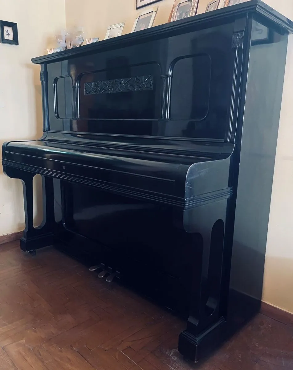 Πωλείται ΠΙΑΝΟ, μεταχειρισμένο, μάρκας Hofmann, αυστριακής προελεύσεως, μοντέλο 1930.