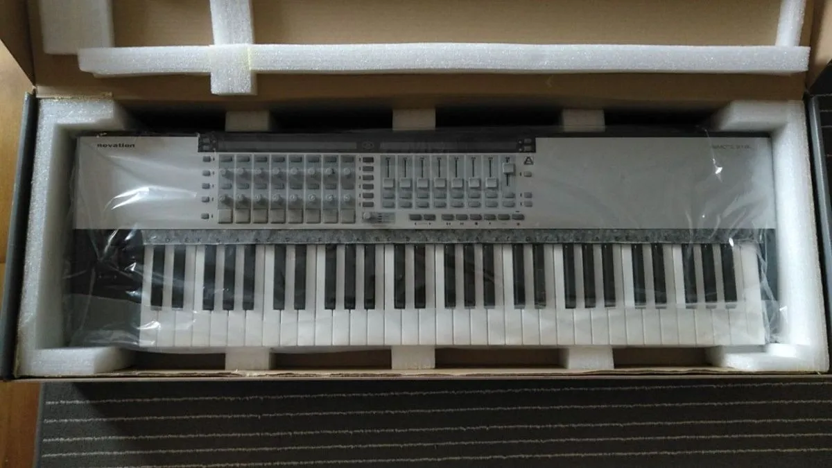 Novation Remote 61SL USB/MIDI Controller - Image 4