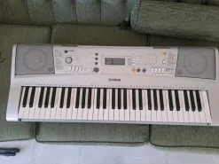 Αρμόνιο Yamaha Psr-e303