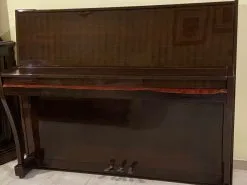 Legnica Όρθιο πιάνο