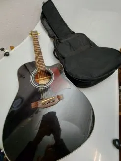 Ακουστικη ηλεκτρική κιθάρα σε άριστη κατάσταση. Κωδ. 1296