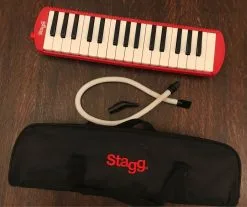 Μελόντικα Stagg