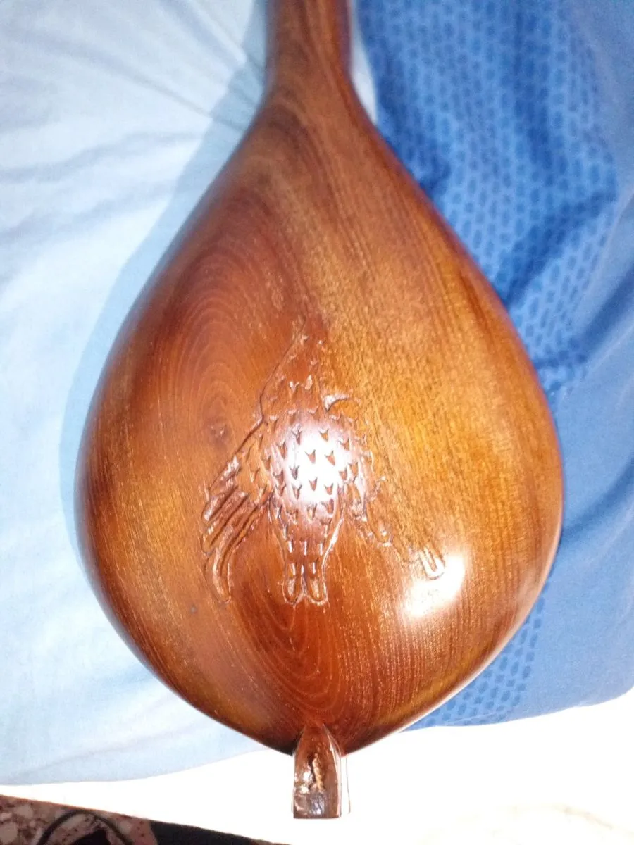 Κρητικη λύρα Μαύρη Μουρνιά παλια, είναι Και Κατράνη καπάκι ότι καλύτερο ξύλο υπάρχει για λυρα.... 750 ευρώ - Image 3